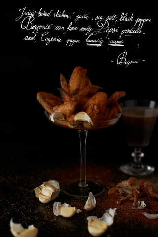 Illustration for article titled From Beyoncé to Sinatra: Photos of the food and drinks stars demand